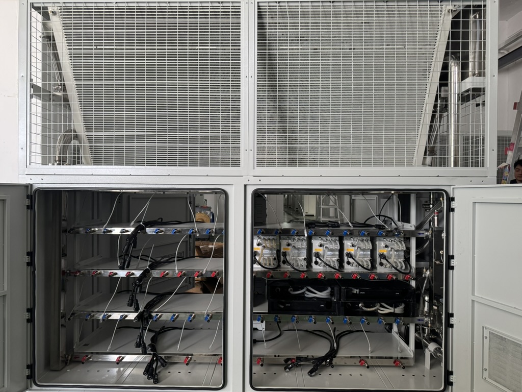 Ant40 – All in One 40 Antminers Hydro Cabinet - 图片 3